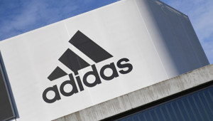 Adidas ilk çeyrekte tahminlerin üzerinde kar açıkladı