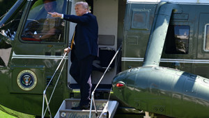 Trump'tan İran'a: "Ya anlaşma yaparsınız ya da yok edilirsiniz"