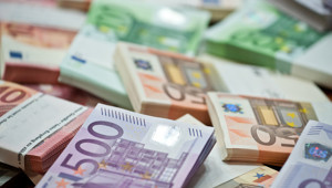 Euro Bölgesi'nin ticaret açığı 3,5 yılın zirvesine çıktı