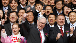 Milyarderlerin gizli toplantısı: Warren Buffett o hisseleri 'nükleer bombaya' benzetti