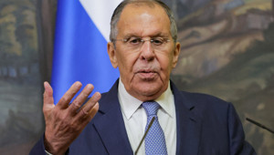 Lavrov CNBC-e’nin sorularını yanıtladı: Türkiye’den S-400 transfer talebi gelirse değerlendiririz