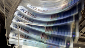 AB denetçilerinden borç uyarısı: 2027'de 1 trilyon euroya ulaşabilir