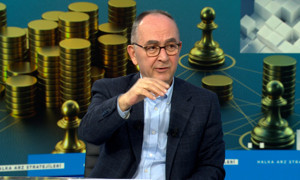 Vedat Akgiray: Steve Jobs da Bill Gates de ahmak değildi, borçla büyümedi