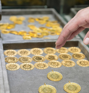 Altın yeniden 4 bin dolar sınırında: Dolar geriledi, Fed beklentileri değişti