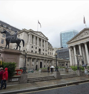 İngiltere Merkez Bankası faizi sabit bıraktı