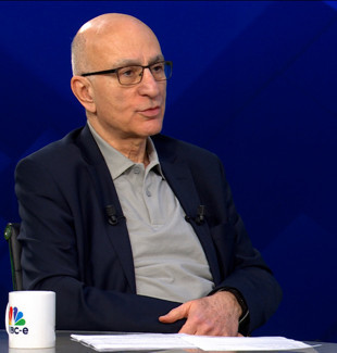 Mahfi Eğilmez: Herkes İstiyor ki Parmağı Şıklatalım, Abra Kadabra Bir Mucize Yaratalım!