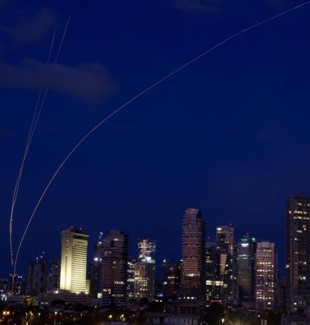 İran'dan Doha ve Dubai'deki bazı yerlere tahliye uyarısı