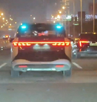 Çin'de robot taksiler trafikte durdu, yolcular mahsur kaldı