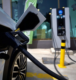 Türkiye'nin 'elektrikli' sevdası büyüyor: Bu yıl satılan iki araçtan biri elektrikli ve hibrit