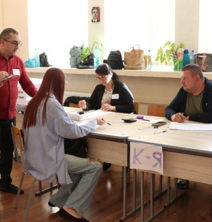 Bulgaristan'da eski Cumhurbaşkanı Radev, genel seçimi büyük farkla birinci tamamladı