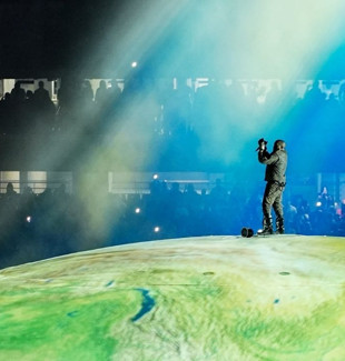 Atatürk Olimpiyat Stadyumu’nda dev konser: Kanye West 118 bin kişiye seslendi