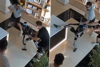 Robotu itti, karşılığında tekme ve yumruk yedi: Görüntüler gündem oldu