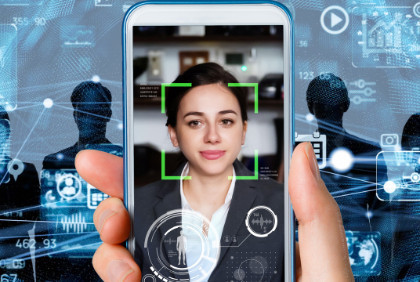 Apple'a patent darbesi! Face ID için dava açıldı