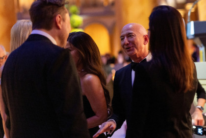 Elon Musk'tan rakibi Jeff Bezos'a övgü dolu mesaj