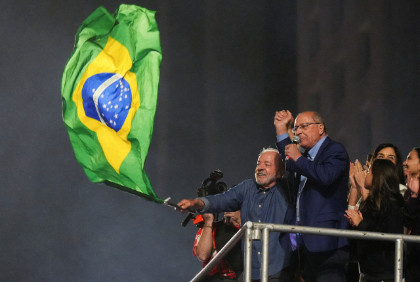 Brezilya'da Lula yeniden kazandı: Kimsenin arka bahçesi olmayacağız