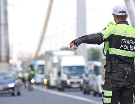 Trafikte yeni dönem: Cezalar katlandı, kurallar sertleşti