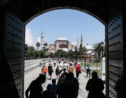 Türkiye'ye 5 ayda 15,6 milyon yabancı turist geldi