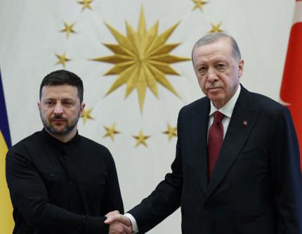 Zelenski: Trump ve Erdoğan'a saygımızdan ötürü İstanbul'a heyet yollamaya karar verdik