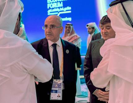 Bakan Şimşek, Doha'da Türkiye'deki yatırım fırsatlarını anlattı