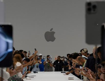 iPhone'larda tarihi değişim: IOS 26'da hangi özellikler olacak, hangi modeller güncelleme alacak?