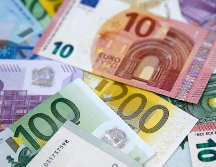 Euro/TL yükselmeye devam ediyor: Tarihi zirve yenilendi