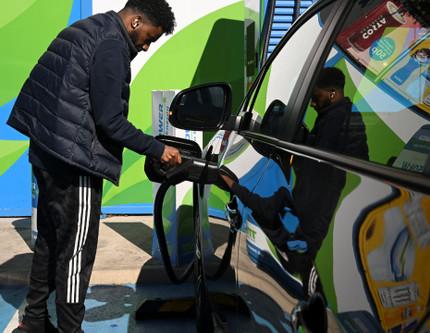 Avrupa elektrikli otomobilden vazgeçiyor: Maliyeti, menzil kaygısı ve dahası...