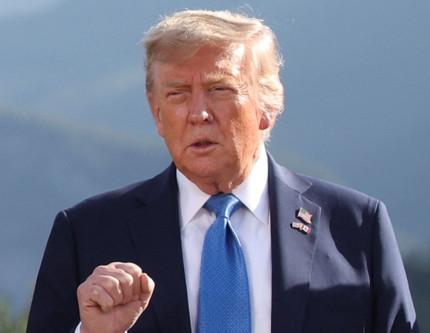 Trump’tan sert uyarı: “Herkes derhal Tahran’ı terk etmeli”