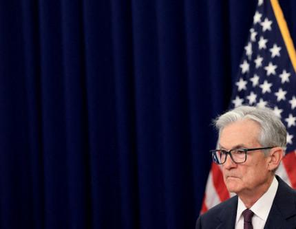 Fed Başkanı Powell'dan Trump'a rağmen 'bekle-gör' mesajı