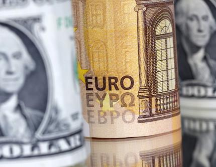 Dolar erimeye devam ediyor: 1973 yılından bu yana bir ilk