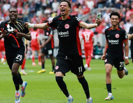 Futbolun en karlı fabrikası: Eintracht Frankfurt 6 yılda sadece forvet satarak 345 milyon euro kara koşuyor