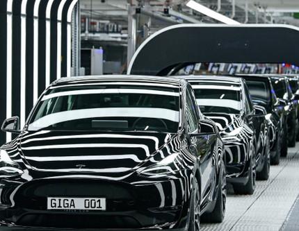 Tesla satışları durdurmuştu: Hem tarihleri hem de yeni fiyatları duyurdular