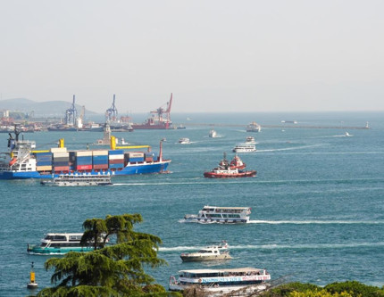 İstanbul Boğazı’ndan geçen gemi sayısında düşüş