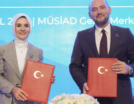 MÜSİAD ve Aile Bakanlığı arasında protokol: Evlenen çalışana 3, çocuğu olana 2 asgari ücret verilecek