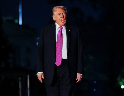 Trump Londra'da protesto edildi