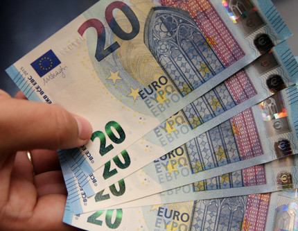 Euro Bölgesi'nde enflasyon beklentinin altında arttı