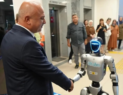 Türkiye’de nüfusa kaydedilen ilk insansı robot: Festman Canik