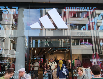 Rekabet Kurulu'ndan Adidas'a 402 milyon TL ceza