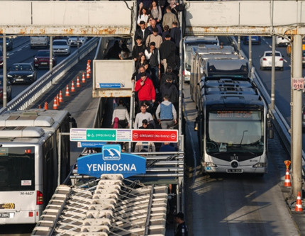 İstanbul'da 30 yaş üstü öğrencilerin indirimli ulaşım hakkı yeniden mahkemede