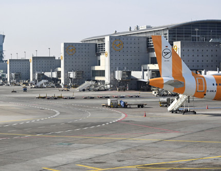 Artan vergiler ve yüksel havaalanı vergileri... Lufthansa 100 iç hat uçuşunu iptal ediyor