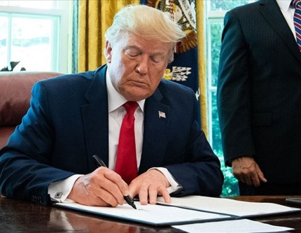 Trump'tan ithal kamyon ve otobüslere vergi