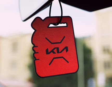 KIA'dan elektrikli otomobil kararı: Satın alana benzin kokusu hediye