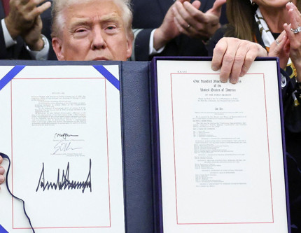 ABD’de tarihi kapanma sona erdi: Trump geçici bütçeyi imzaladı