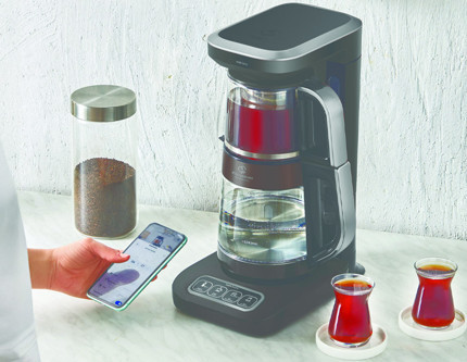 Karaca Çaysever RoboTea, özel damıtma tekniği ile çayın en lezzetli halini yepyeni tasarımıyla çayseverlerle buluşturuyor!