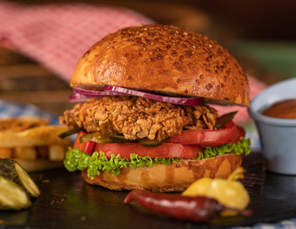 Dev fast food zinciri Türkiye'ye döndü: İlk şube açıldı