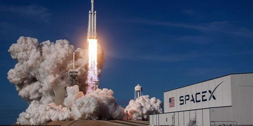 Vietnam'dan uzayda büyük adım: Uydularını SpaceX yörüngeye taşıyacak
