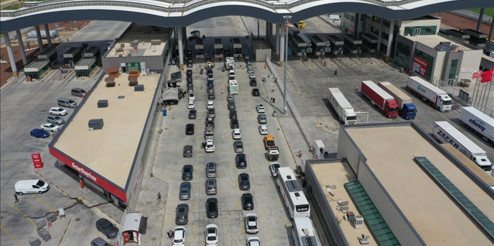 Bakanlık açıkladı: Bayramın son günü sınır kapılarında tarihi rekor