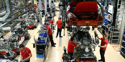 Alman otomotiv devinden maliyet düşürme planı: Daha az üretim, daha az çalışan