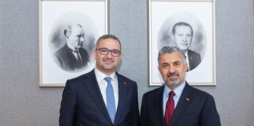 TCMB Başkanı Karahan'dan sürpriz şirket ziyareti: Gündemde ekonomi ve dijital dönüşüm vardı