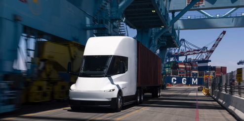 Tesla Semi Avrupa'ya geliyor: İşte menzili, gücü ve şarj süresi