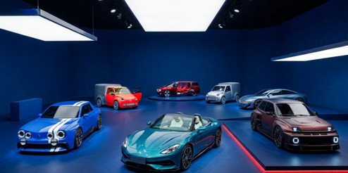 Paris Otomobil Fuarı’nda dikkat çeken modeller: Kimi 1.600 beygir, kimi 10 bin euronun altında